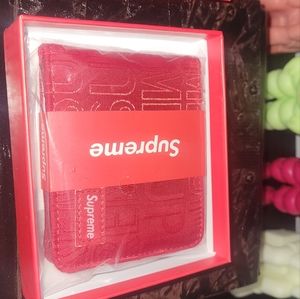 Custom supreme wallet